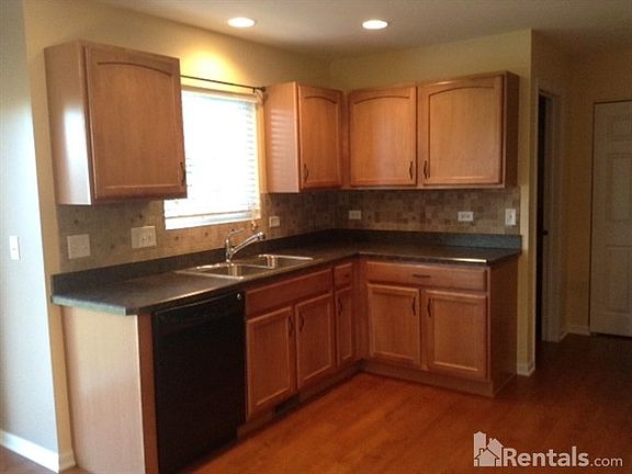 3rd image of 25139 W Presidential Ave