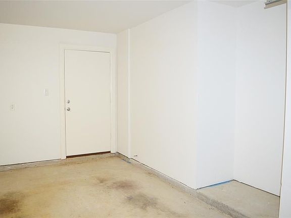 5th image of 534 Westcross St