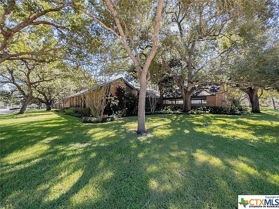 2nd image of 301 Buena Vista Ave