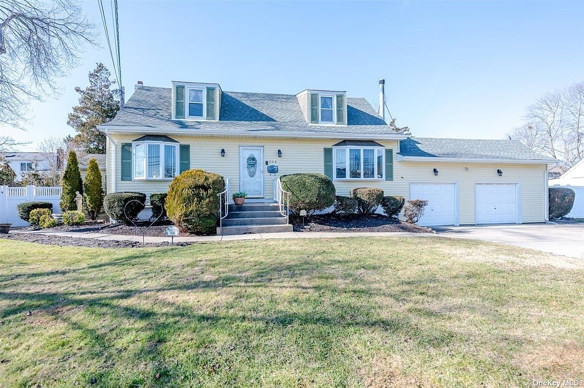 708 Milligan Lane, West Islip, NY 11795 Zillow