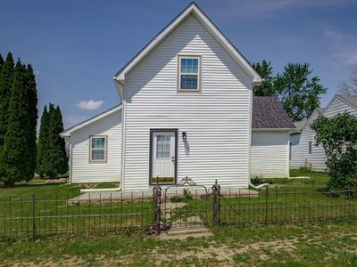 2402 N B St, Elwood, IN, 46036