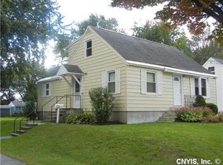 111 Millen Dr, North Syracuse, NY 13212