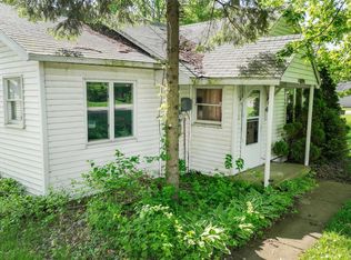 5374 S State Road 10 Rd, Knox, IN 46534
