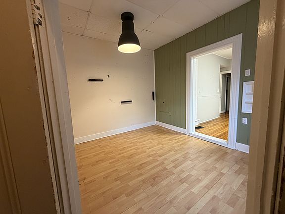 2nd image of 477 Slater St #3