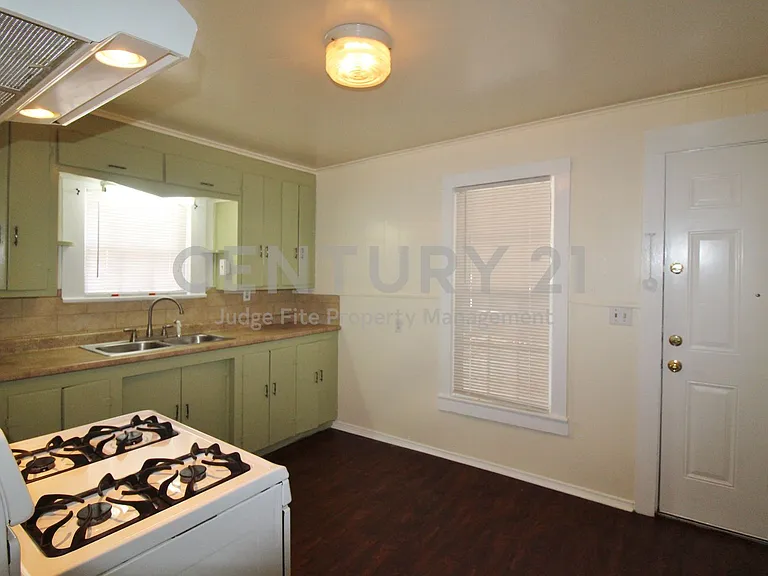 421 Dr Martin Luther King Jr Blvd — Photo 2