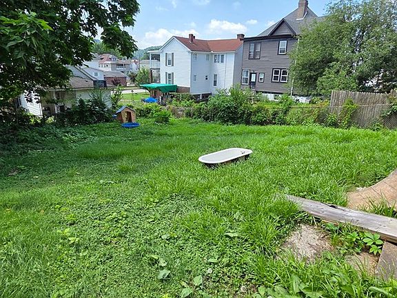 5th image of 1105 Marshall Street
