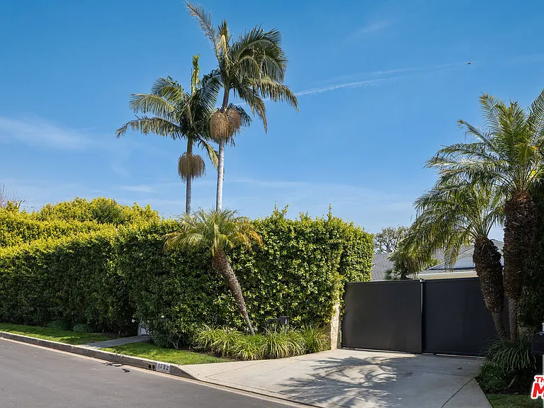 1132 Napoli Dr — Photo 32