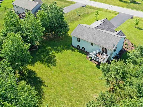 4th image of 2636 Meadowlark Dr