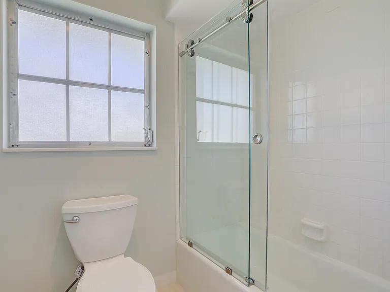 315 Venetian Dr #8 — Photo 21
