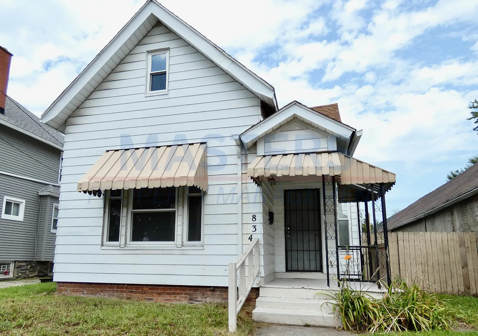 Discover this 3-bedroom, 1-bath home in Toledo, OH — Photo 1