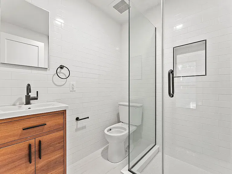 225 13th St #2A — Photo 7