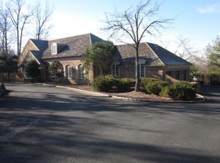 12 Vanderbilt Dr, Livingston, NJ 07039