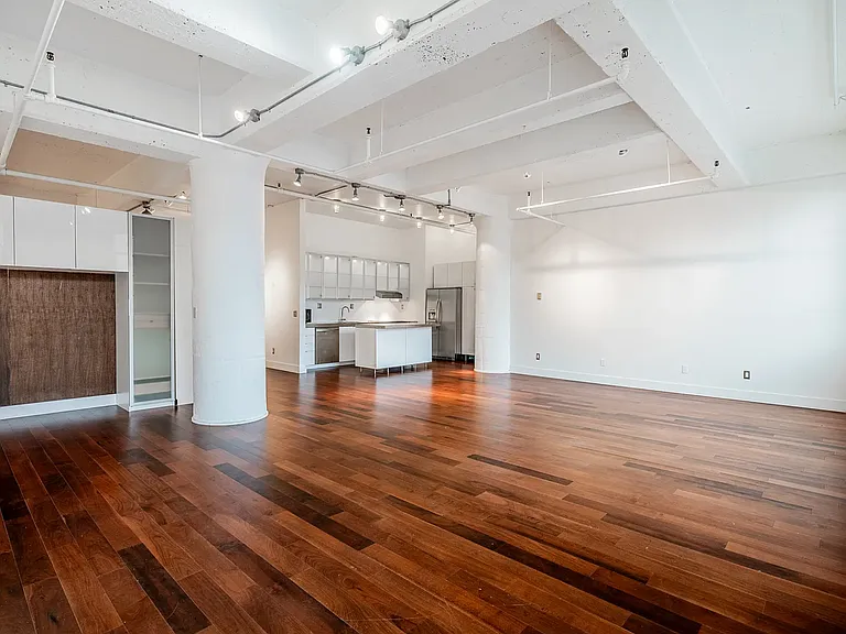 1314 NW Irving St #202 — Photo 5