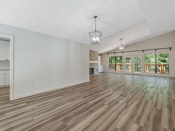 5th image of 607 Northgate Rd
