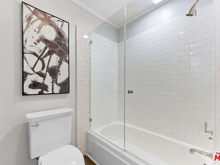 906 N Doheny Dr #311 — Photo 27