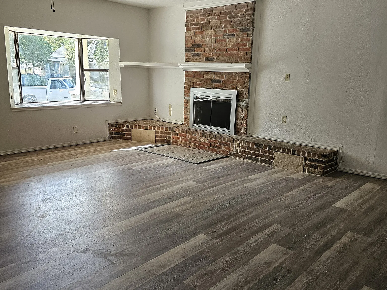 3 bed, 1.5 bath, 1468 sqft, $1,200 — Photo 4