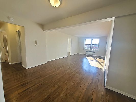 1st image of 385 E 16th St APT 4E