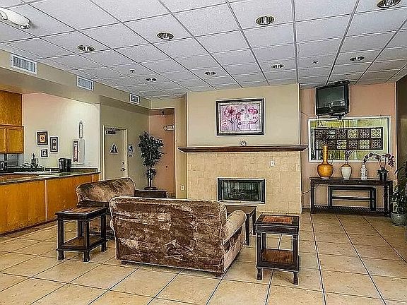 4th image of 5325 Newcastle Ave Unit 235