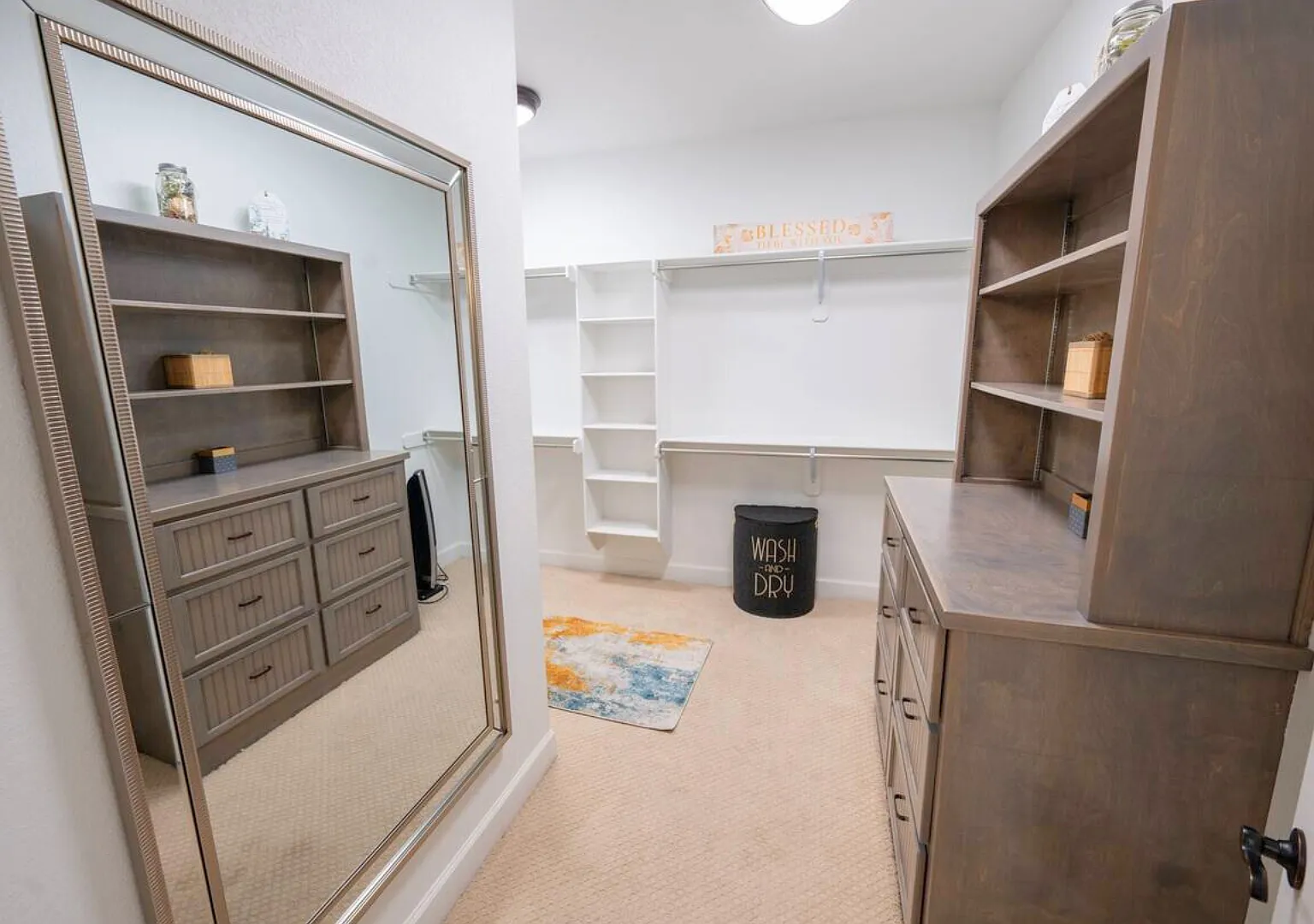 4 bed, 2840 sqft, $5,200 — Photo 1