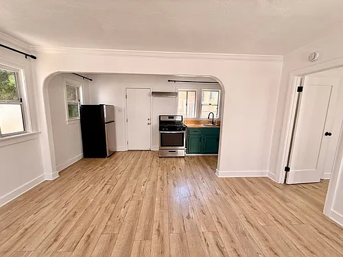 1520 Menlo Ave Photo 1