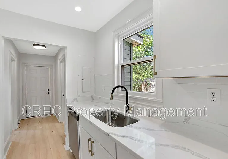 2642 Ferrara Dr — Photo 8