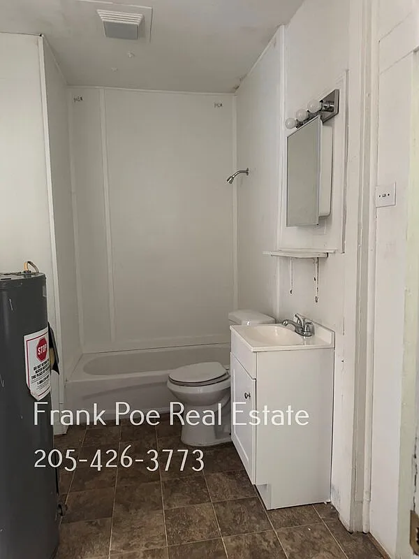 3 bed, 1.0 bath, 1320 sqft, $895 — Photo 4