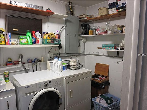 4th image of 2913 Redwood Ave