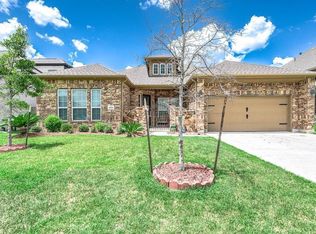 8615 E Crescent Lake Cir, Baytown, TX 77521