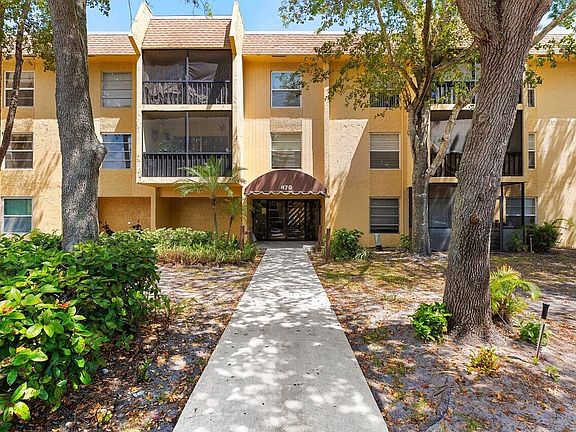 2nd image of 470 NW 20th St APT 304