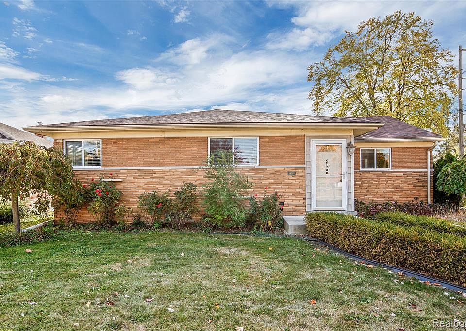 27900 Jefferson Ave, Saint Clair Shores, MI 48081 MLS 20221052751