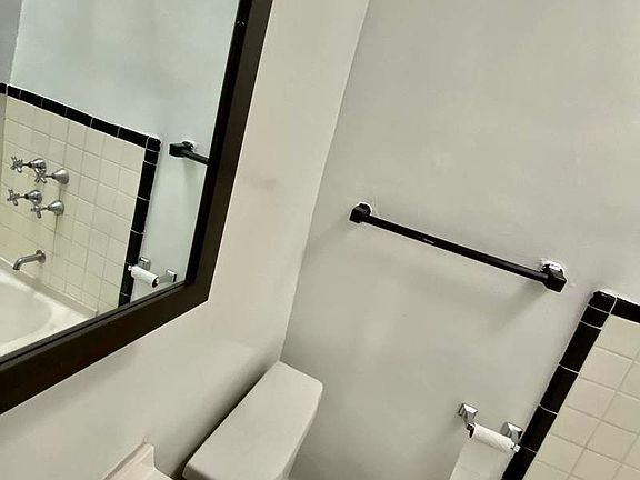 5th image of 336 E 83rd St APT 3A