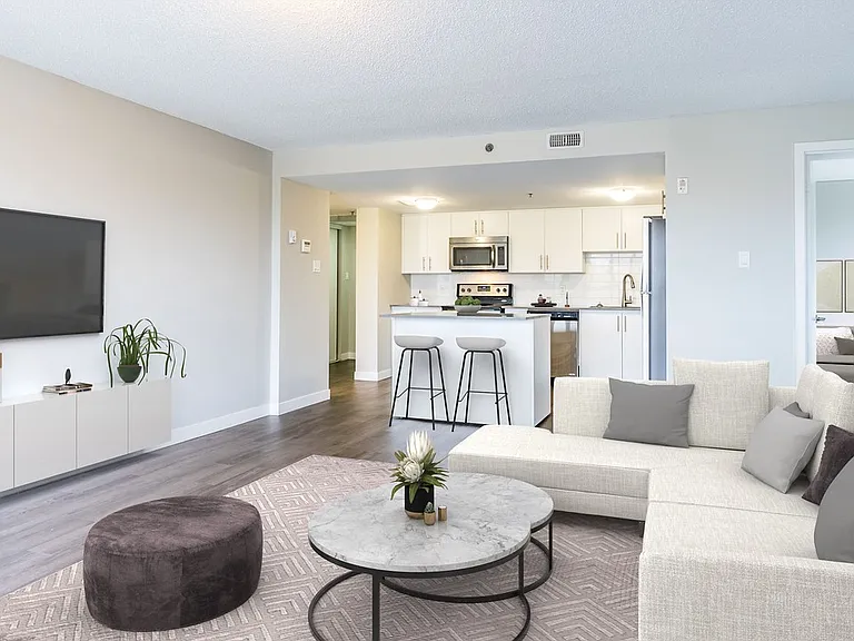 200 Shakespeare Dr — Photo 4