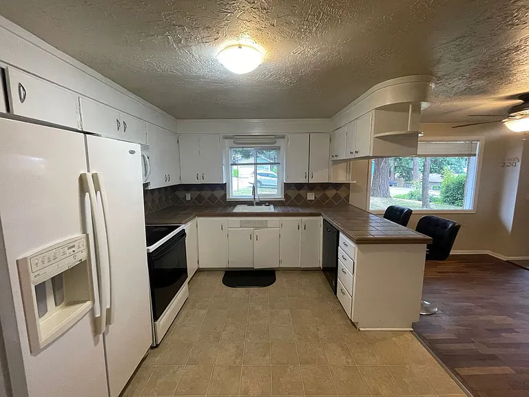 1546 NE 5th Ave — Photo 6