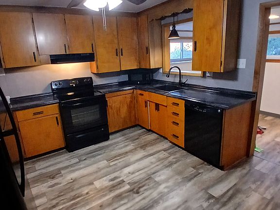 2nd image of 229 Poplar St