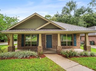 501 Charing Cross St, Fairhope, AL 36532