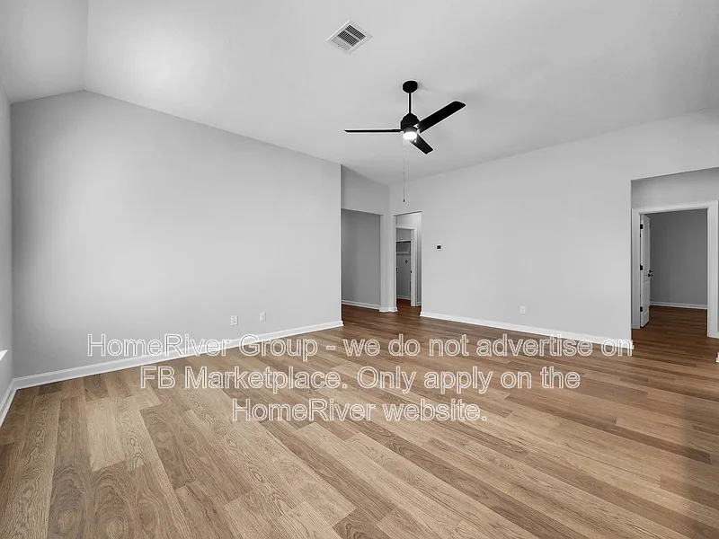 4 bed, 2.0 bath, 1819 sqft, $2,800 — Photo 3