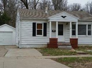 1128 Orange St, Muscatine, IA 52761