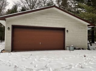 W5483 County Road G, New Lisbon, WI 53950