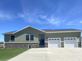 517 Magnolia Ln, Storm Lake, IA 50588