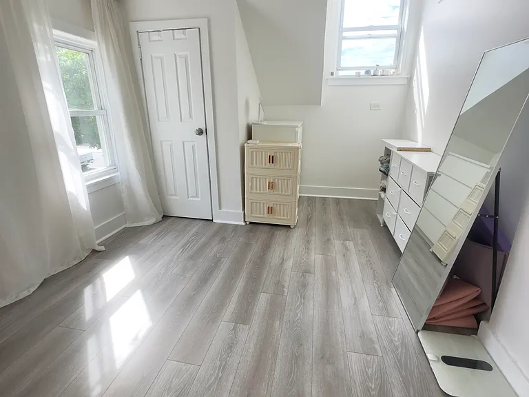 225 Roosevelt Ave #2 — Photo 5