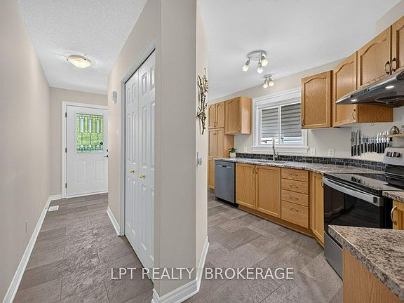 4th image of 747 Shires Way