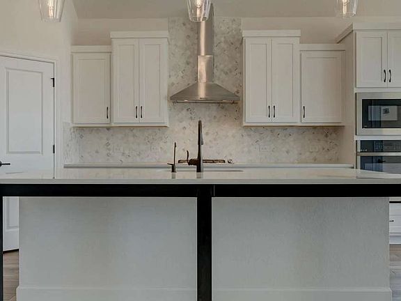 Megan s Landing - Ellington Interior Image 5