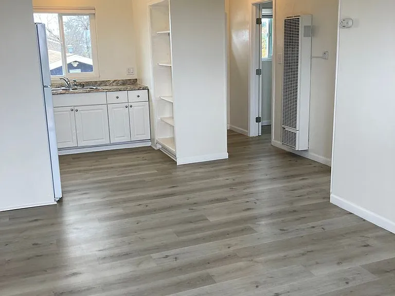 3826 Winona Ave, Contemporary upgrades and off-street parking — Photo 25