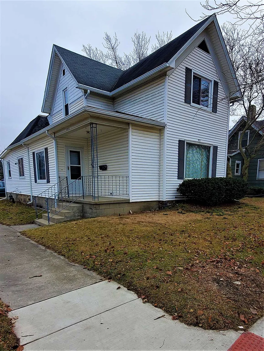 801 S Main St photo 1