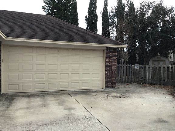 Oversized 2 car garage
