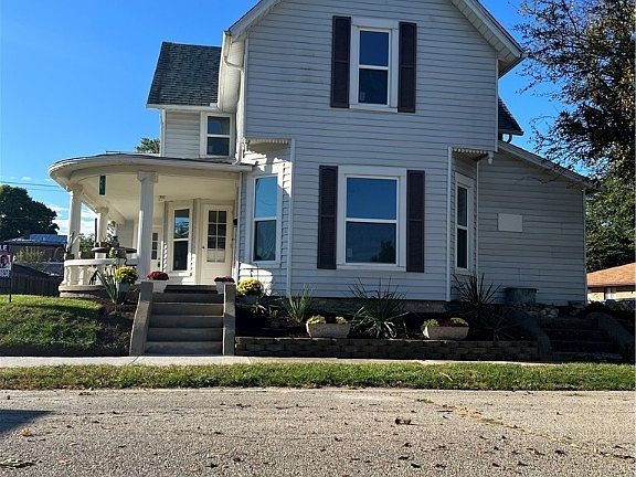 3rd image of 40 W 2nd St