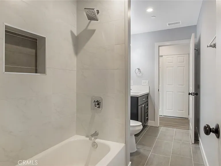 15242 Eastwood Ave — Photo 11