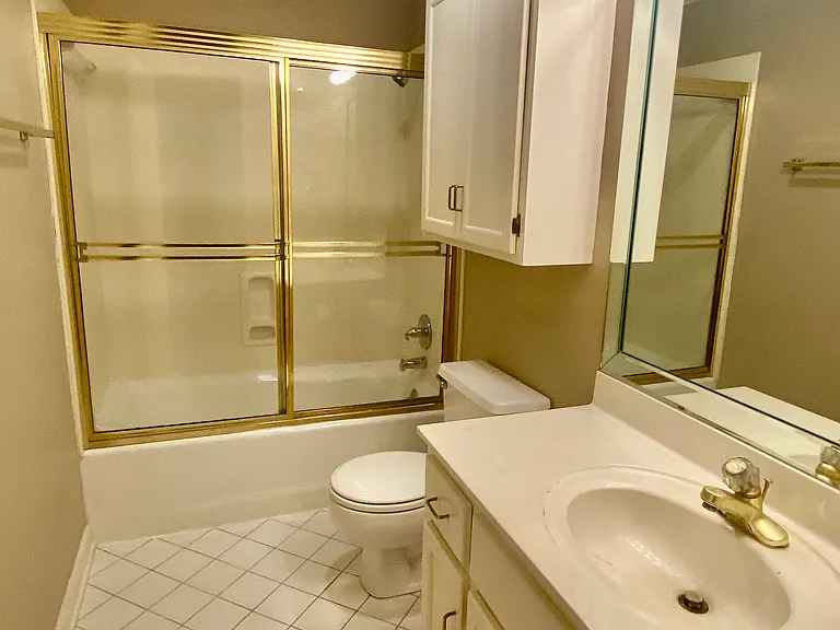 Country Club Dr — Photo 23