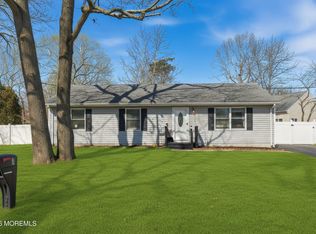 7 Letts Landing Rd, Waretown, NJ 08758