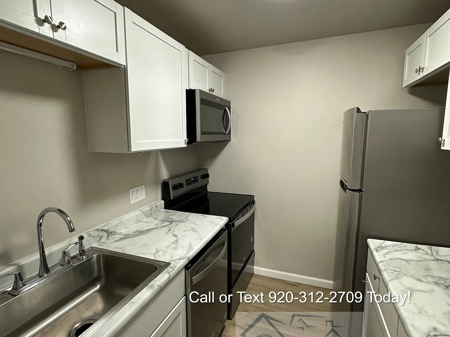 1390 Maricopa Dr - E — Photo 3